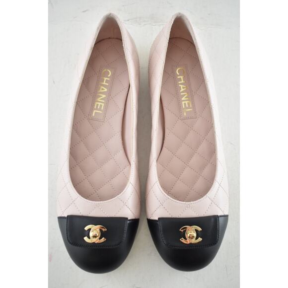 CHANEL Shoes - Chanel 24B Pink Black Turnlock Gold CC Logo Quilted Ballet Ballerina Flat 38